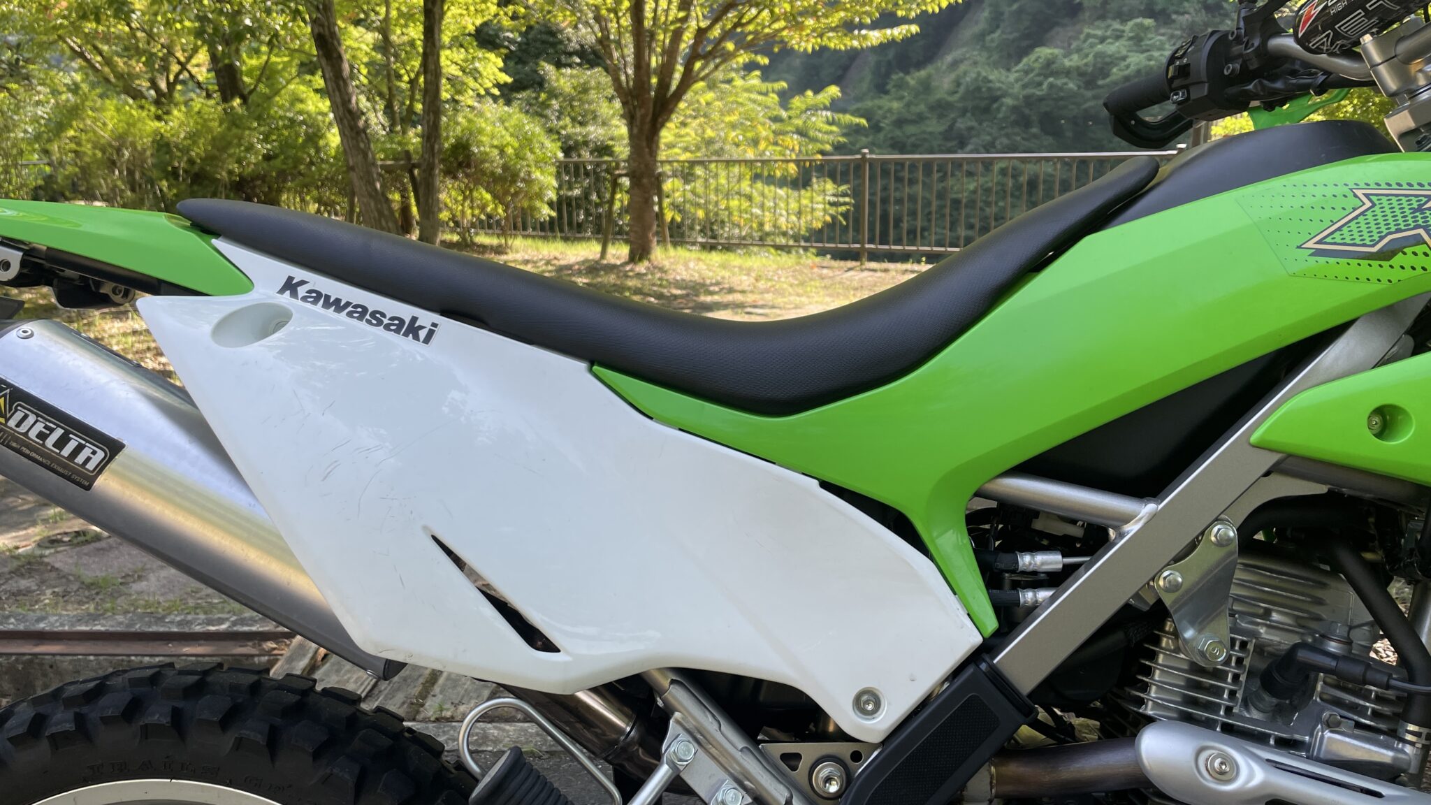 力造 トレッキングシートEX Kawasaki KLX230（ブラック） - バイク